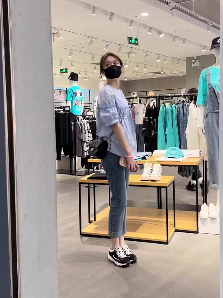 캐주얼하고 세련된 세트, 젊은 감각의 나무결 무늬 반팔 - Summer Clothing New Look 리뷰 및 가격